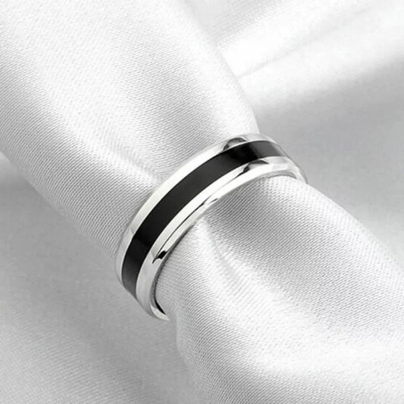 Jewelry - 4mm Black Silver Women Titanium Ring